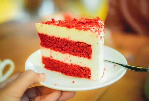 red_velvet_cheesecake.webp